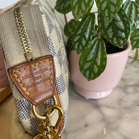 Louis Vuitton authentic Azur Eva clutch - Picture 3 of 6